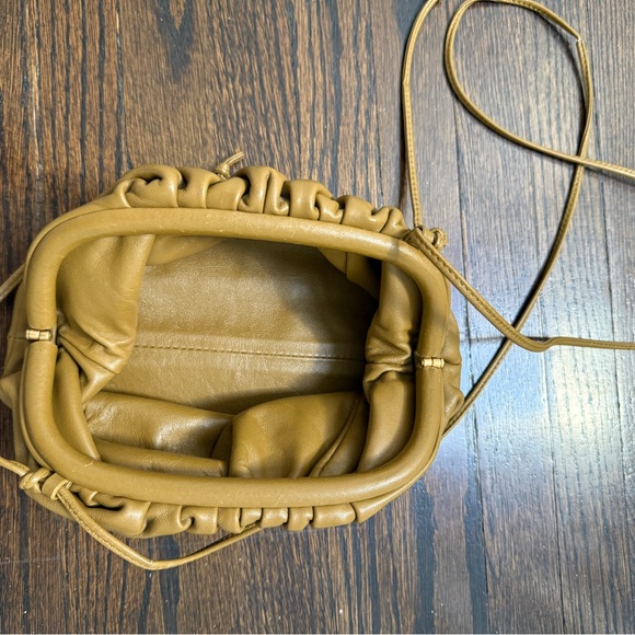 Bottega Veneta Mustard Leather Clutch - Picture 4 of 7